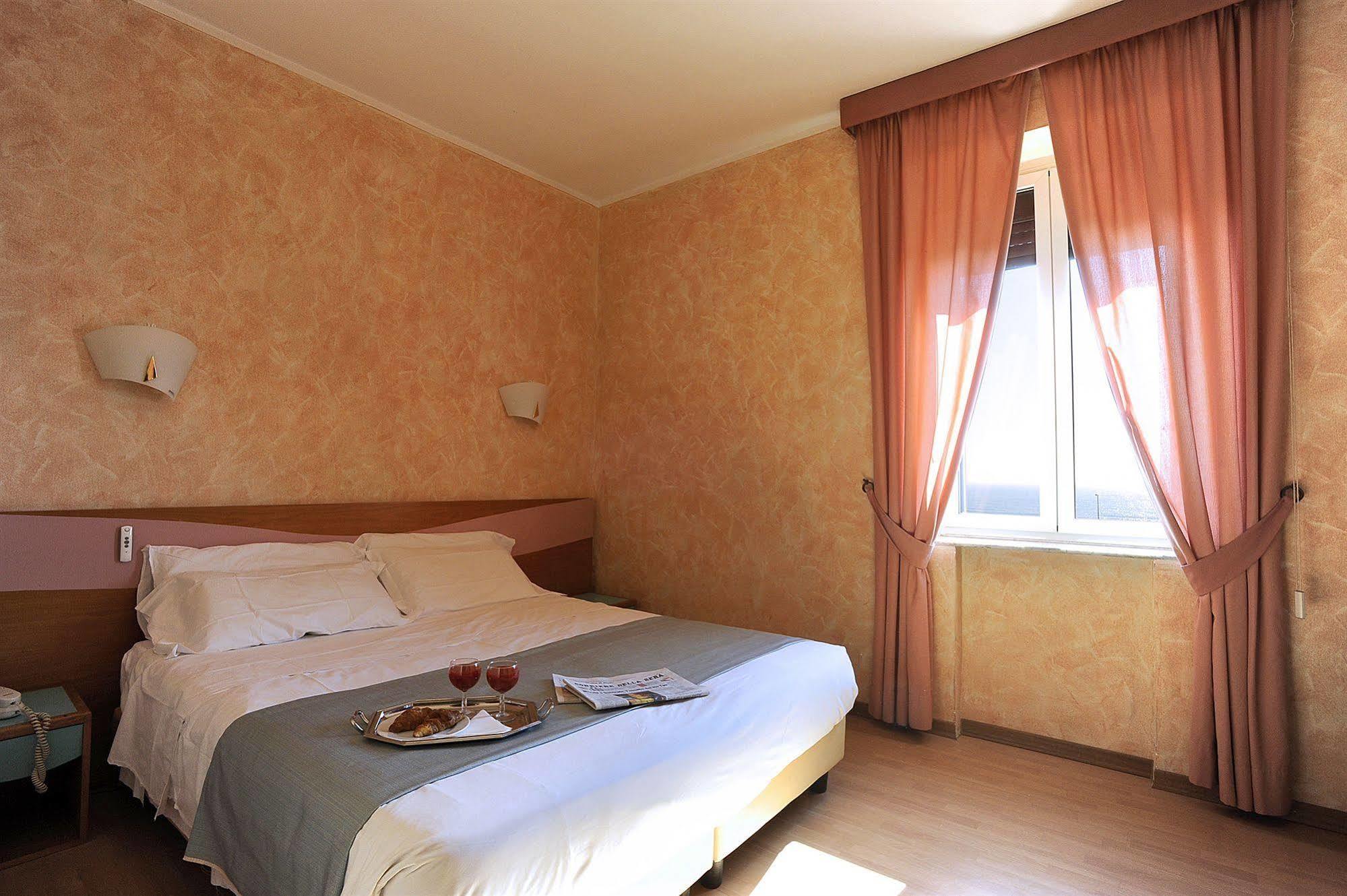 Hotel Bellavista Lido di Ostia Esterno foto